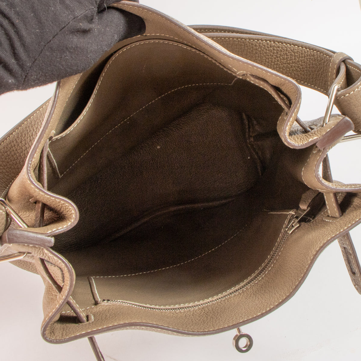 Shop this authentic Hermès So Kelly 22 Etoupe Clemence PHW pre-loved on Labellov.com