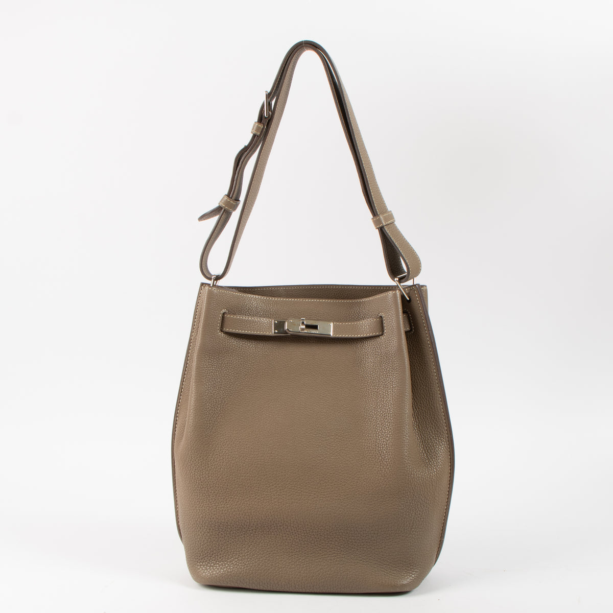 Shop this authentic Hermès So Kelly 22 Etoupe Clemence PHW pre-loved on Labellov.com