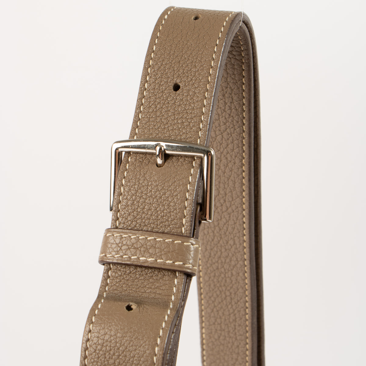 Shop this authentic Hermès So Kelly 22 Etoupe Clemence PHW pre-loved on Labellov.com
