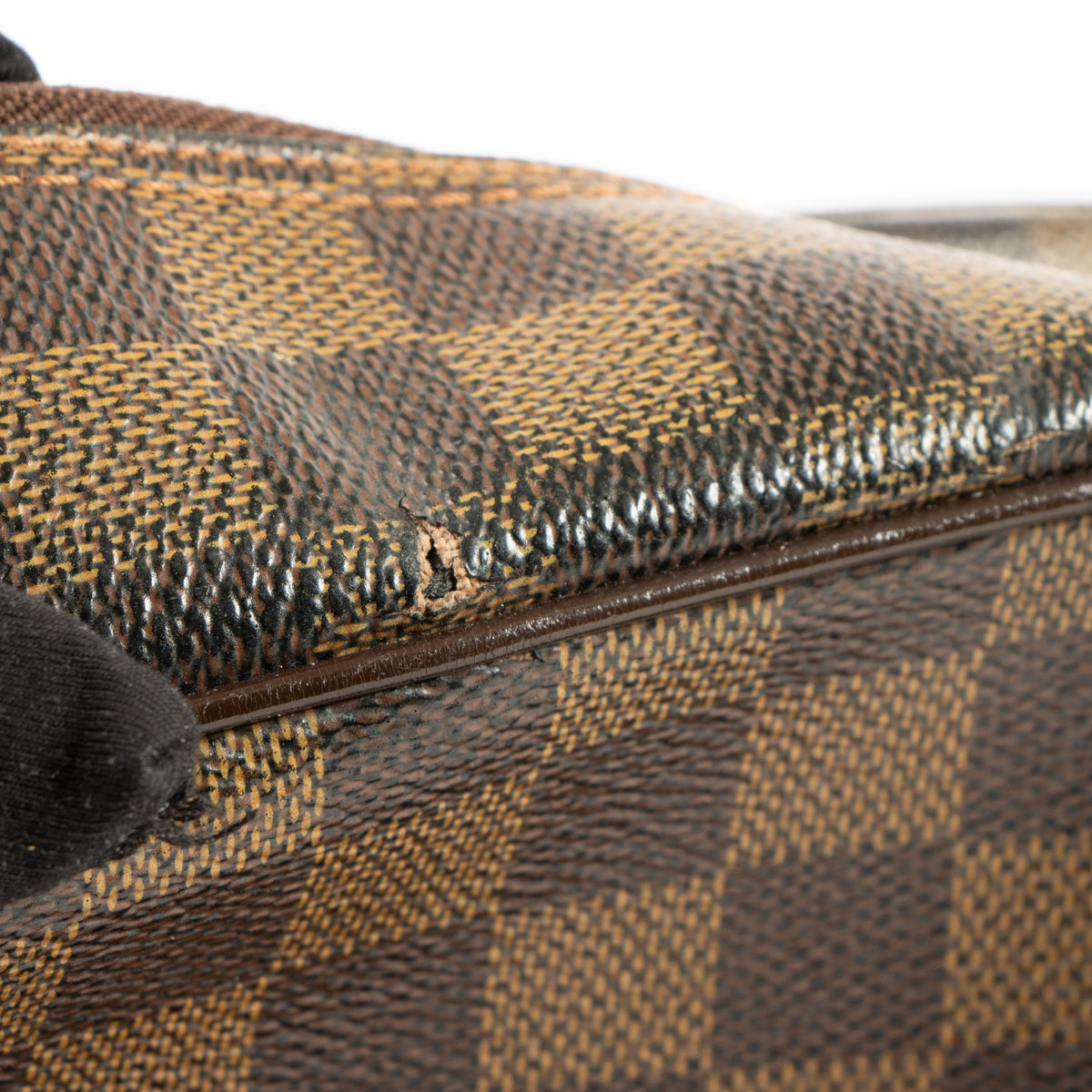 Shop this authentic Louis Vuitton Damier Ebene Olaf MM Messenger Bag Pre-Loved on Labellov.com