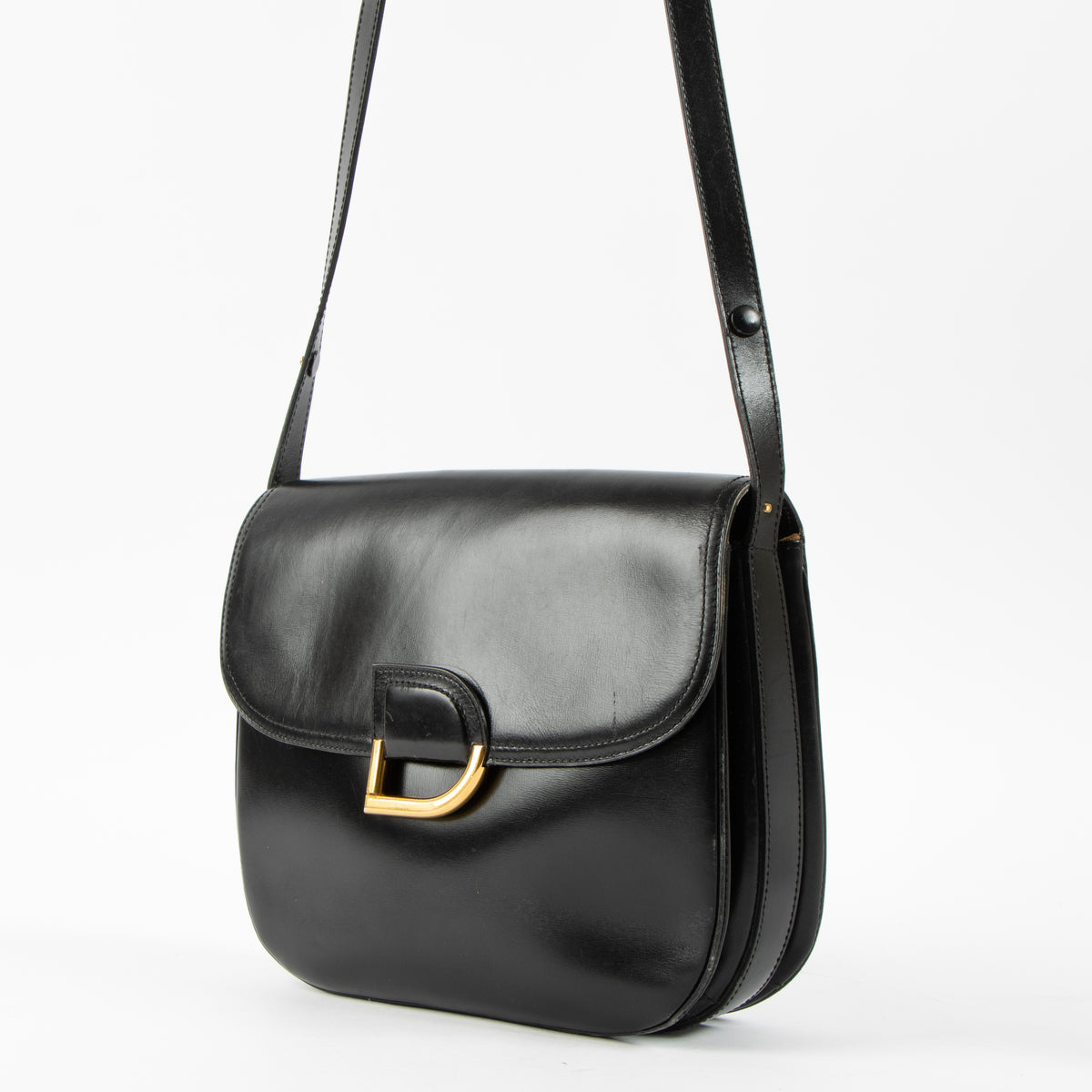 Shop the authentic Delvaux Black Box Calf Diligent Bag on Labellov.com.