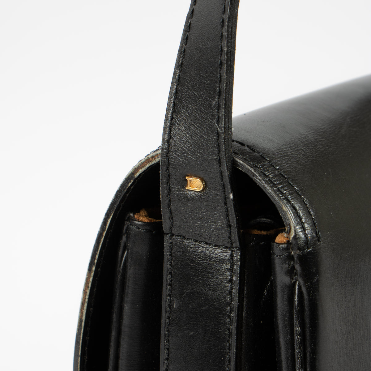 Shop the authentic Delvaux Black Box Calf Diligent Bag on Labellov.com.