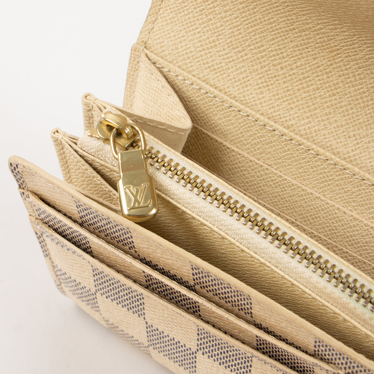 Shop this authentic Louis Vuitton Damier Azur Sarah Wallet Pre-Loved on Labellov.com