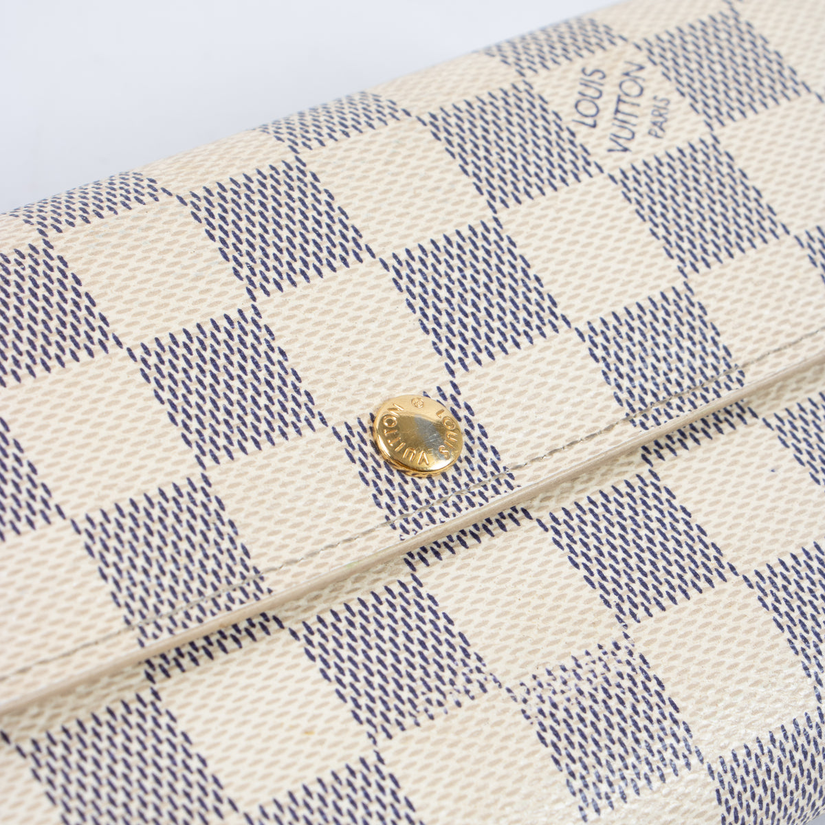 Shop this authentic Louis Vuitton Damier Azur Sarah Wallet Pre-Loved on Labellov.com