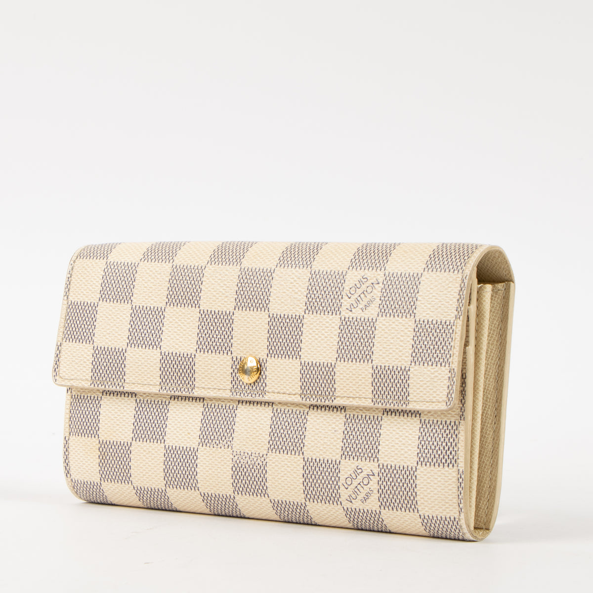 Shop this authentic Louis Vuitton Damier Azur Sarah Wallet Pre-Loved on Labellov.com