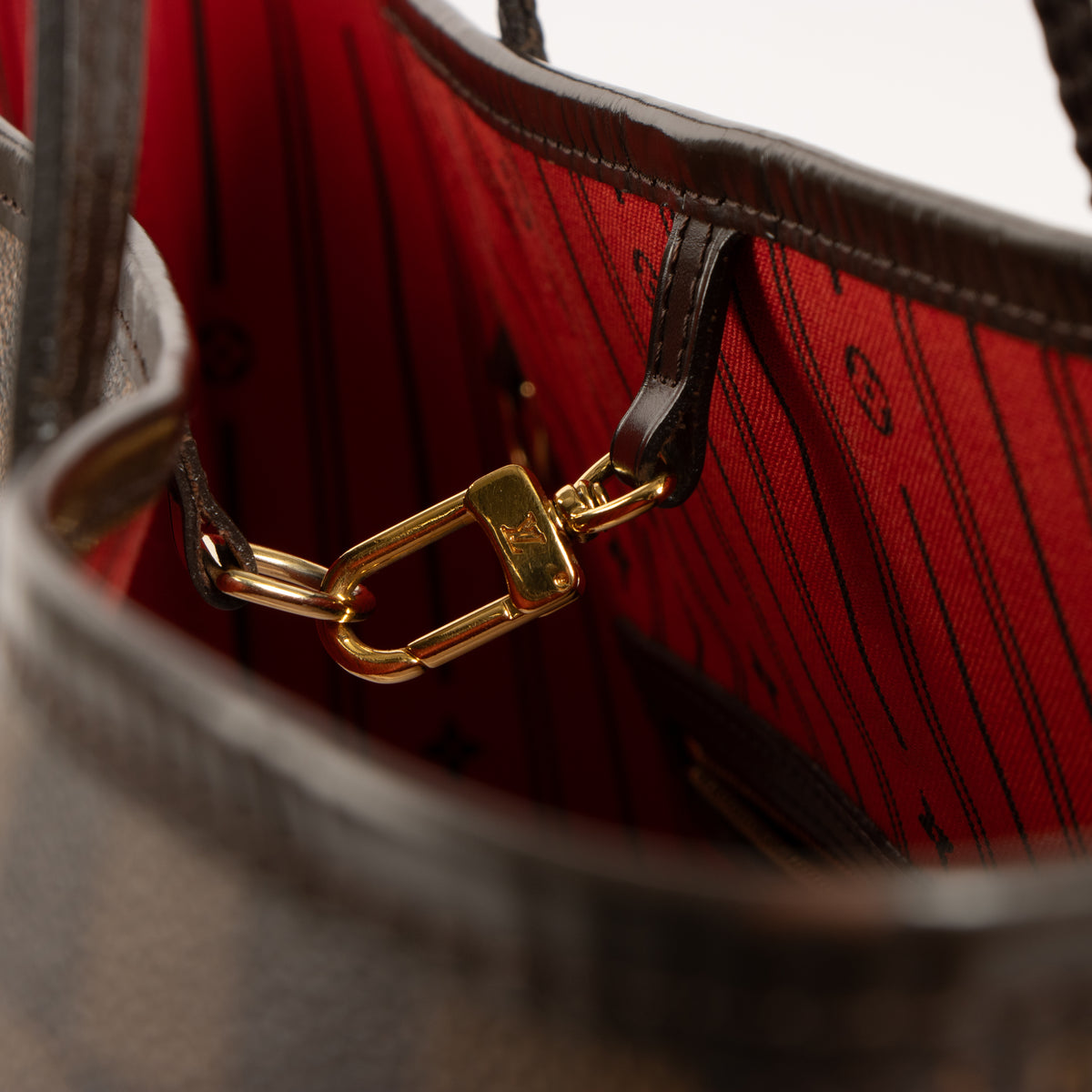 Shop this authentic Louis Vuitton Damier Ebene Neverfull MM Bag Pre-Loved on Labellov.com