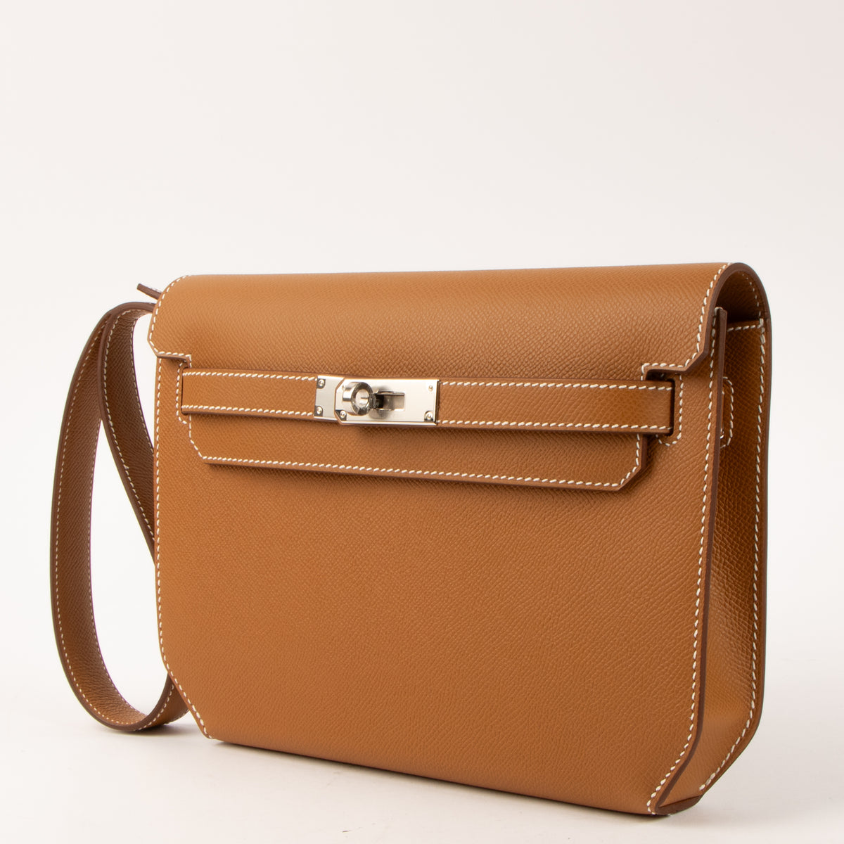 Shop this authentic Hermes Kelly Depeches 25 Gold Epsom PHW pre-loved on Labellov.com