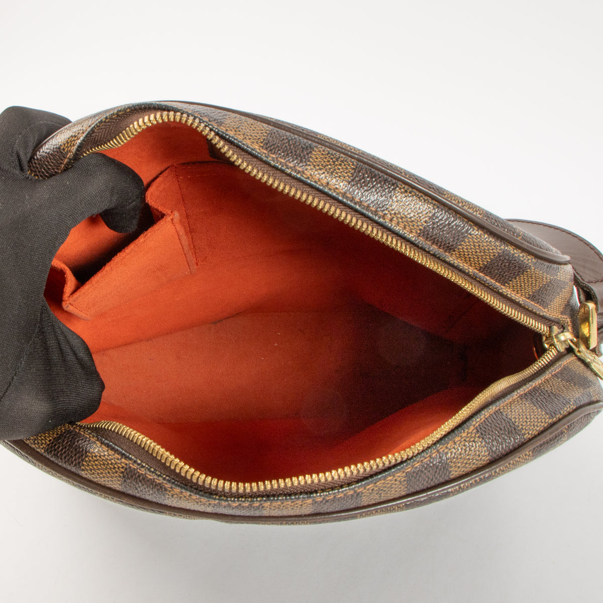 Shop this authentic Louis Vuitton Damier Ebene Ipanema GM Crossbody pre-loved on Labellov.com