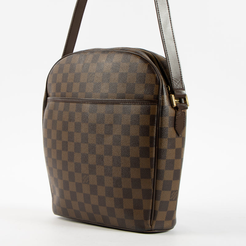 Shop this authentic Louis Vuitton Damier Ebene Ipanema GM Crossbody pre-loved on Labellov.com