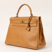 Shop this authentic Hermes Kelly 35 Naturel Sable Ardennes GHW pre-loved on Labellov.com