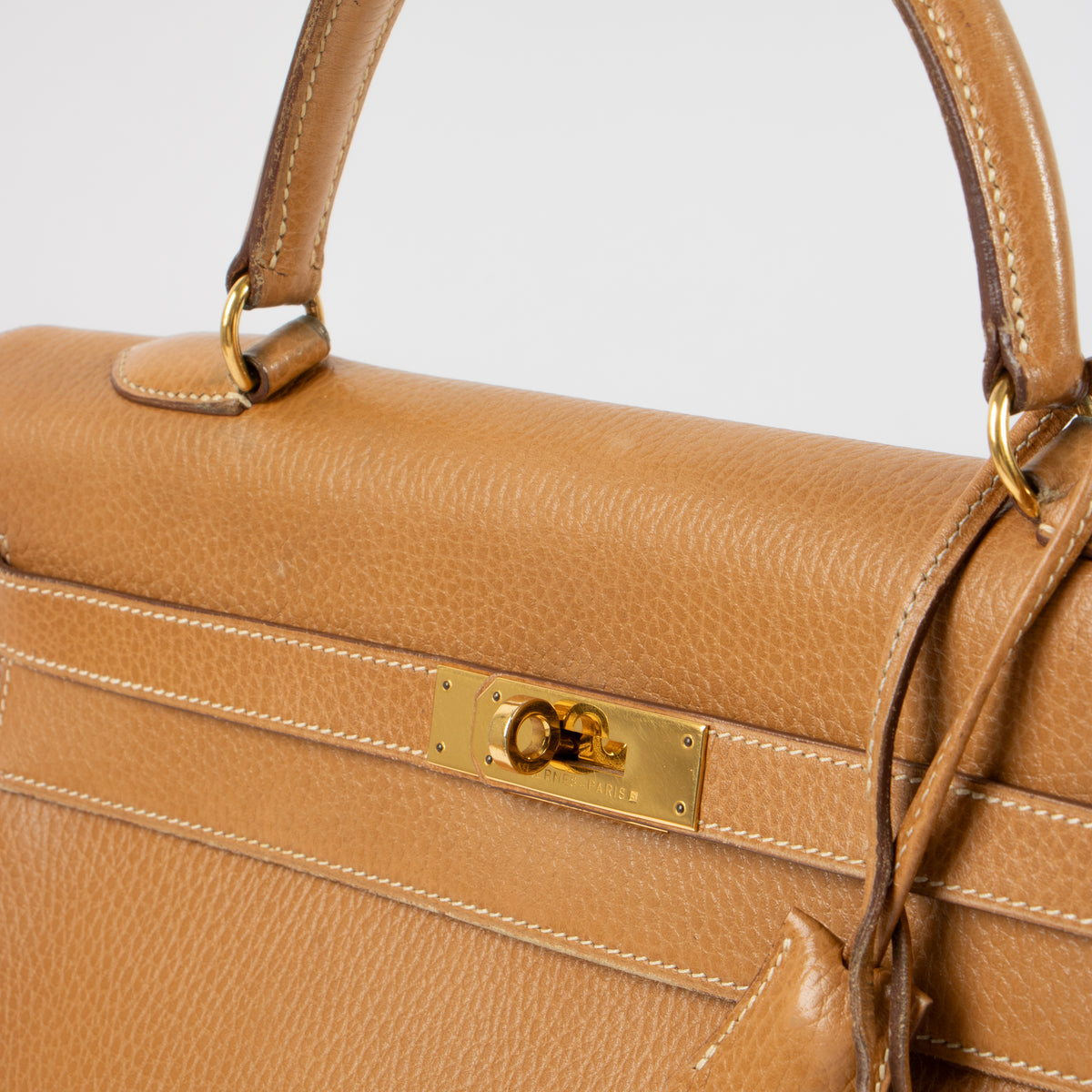 Shop this authentic Hermes Kelly 35 Naturel Sable Ardennes GHW pre-loved on Labellov.com
