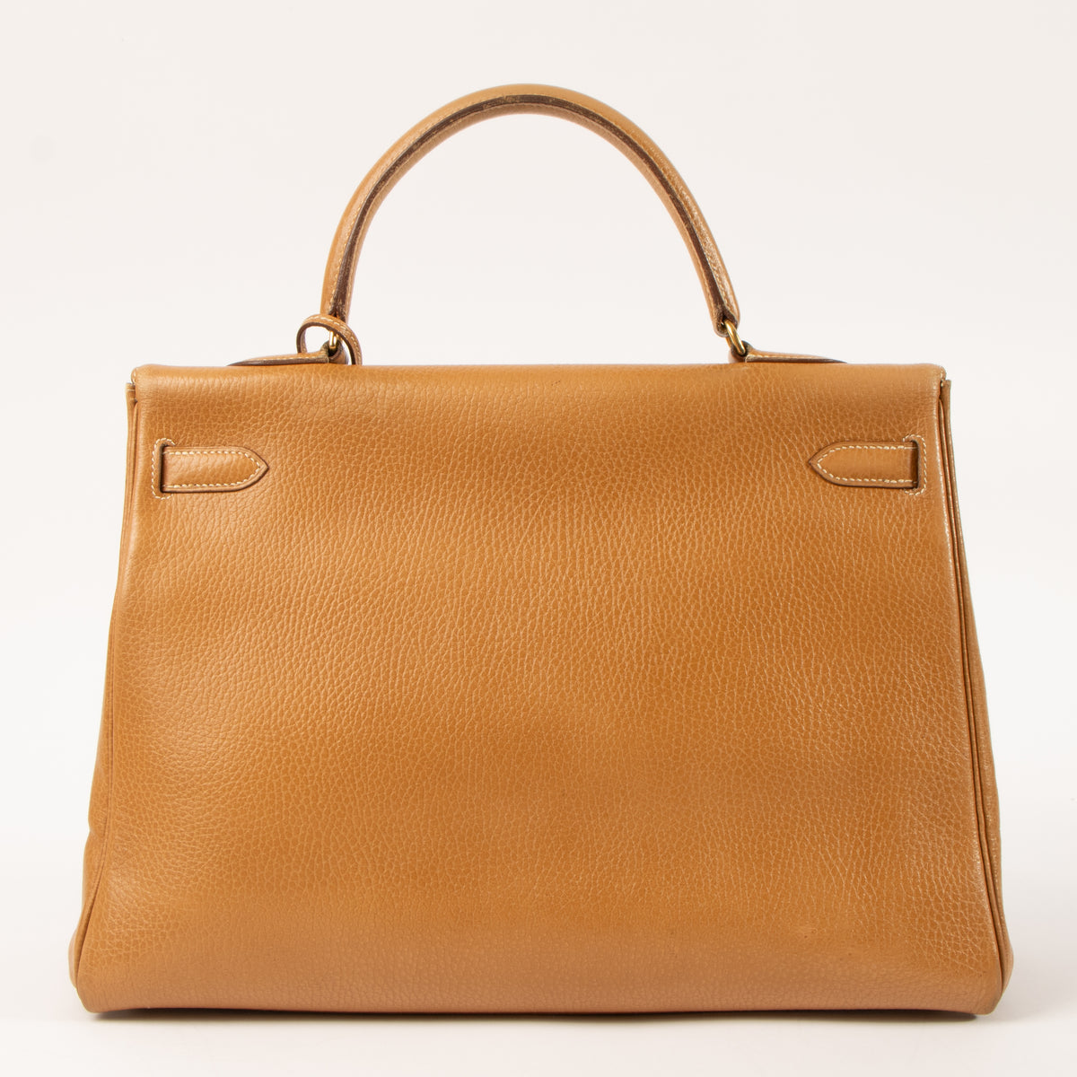 Shop this authentic Hermes Kelly 35 Naturel Sable Ardennes GHW pre-loved on Labellov.com