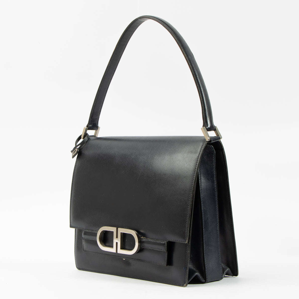 Shop this authentic Delvaux Vintage Blue Box Calf Shoulder bag pre-loved on Labellov.com