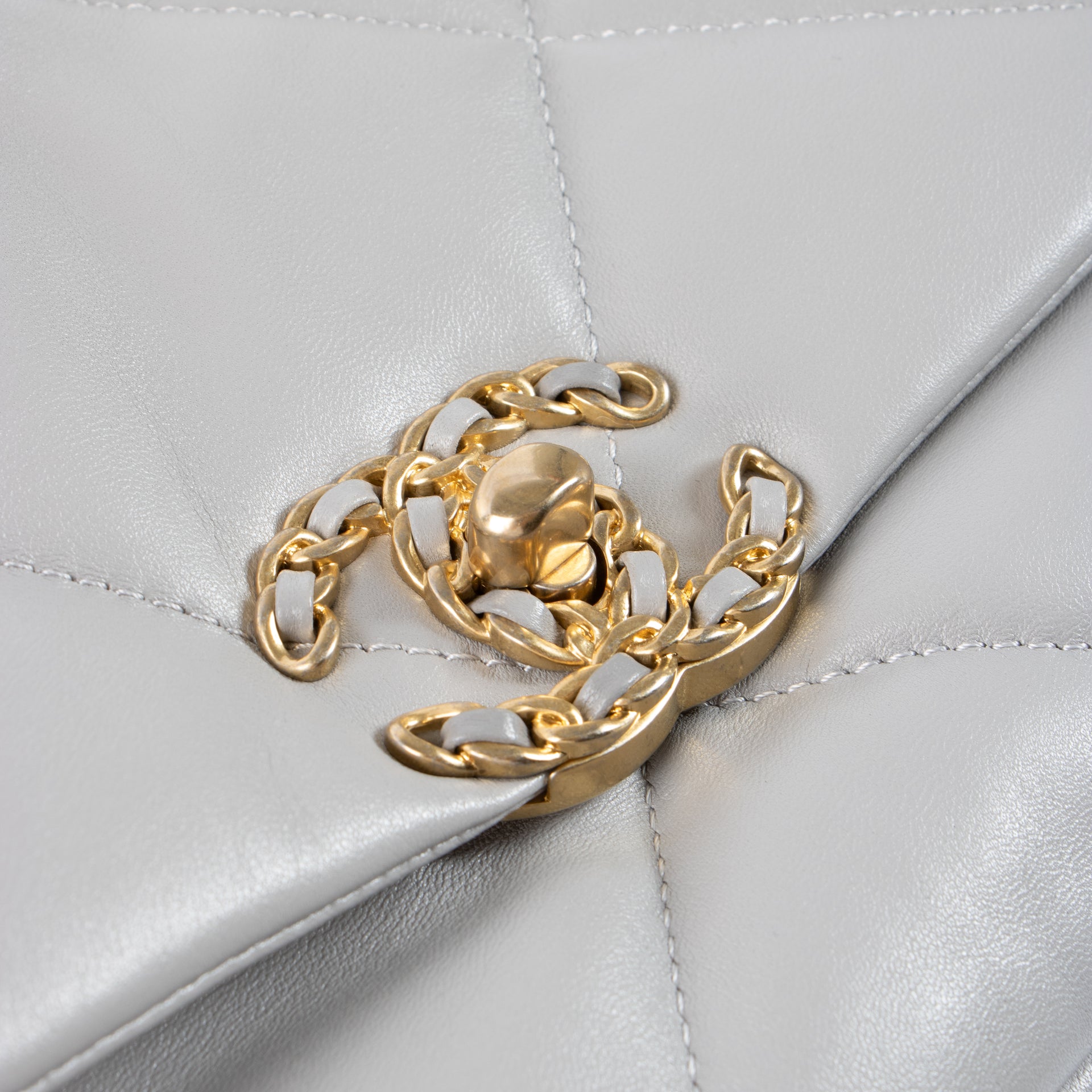 Shop the authentic Chanel Grey Small Chanel 19 Bag second hand on Labellov.com!