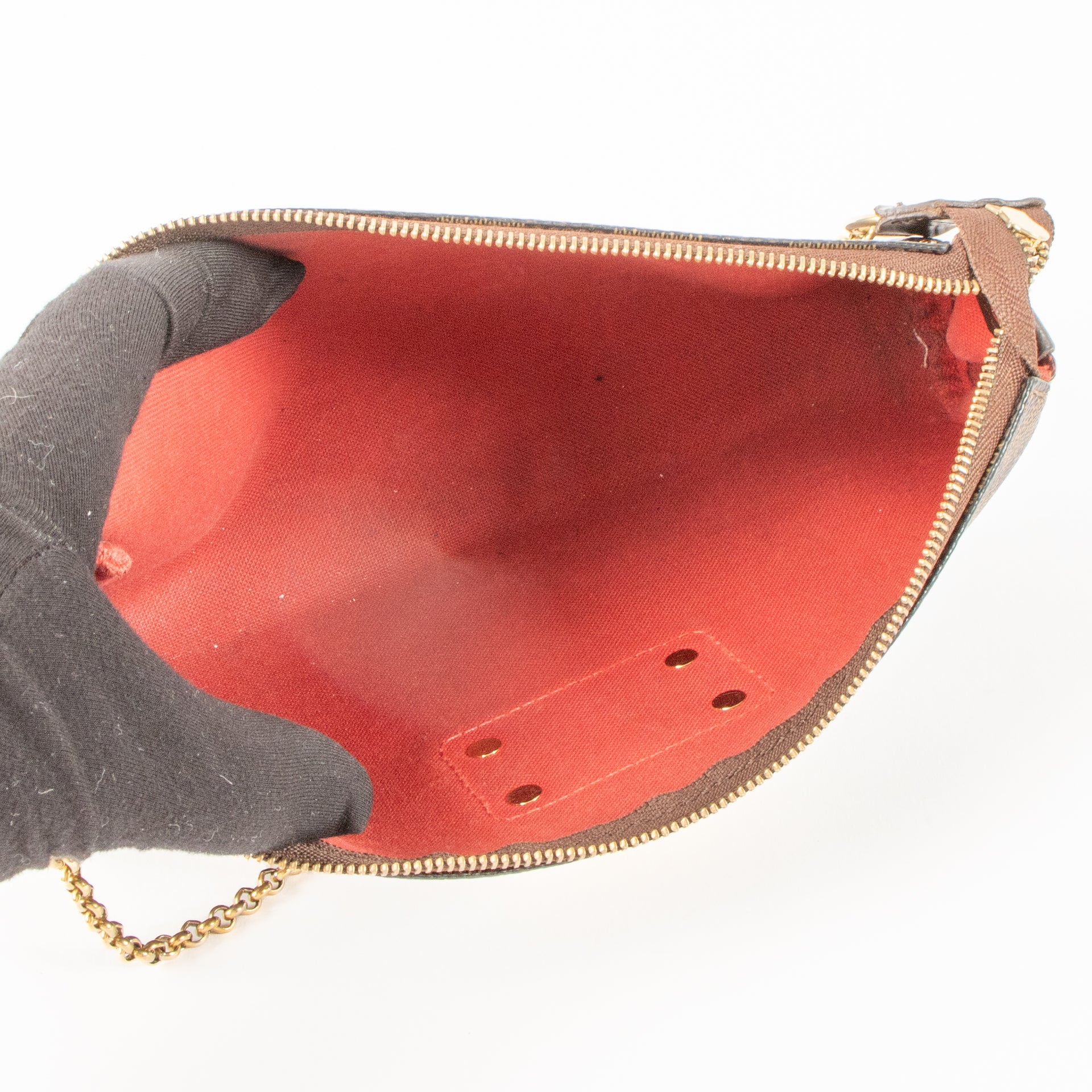 Shop the authentic Louis Vuitton Damier Ebene Eva Pochette Bag second hand on Labellov.com!