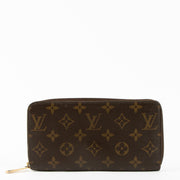 Shop the authentic Louis Vuitton Monogram Zippy Wallet second hand on Labellov.com!