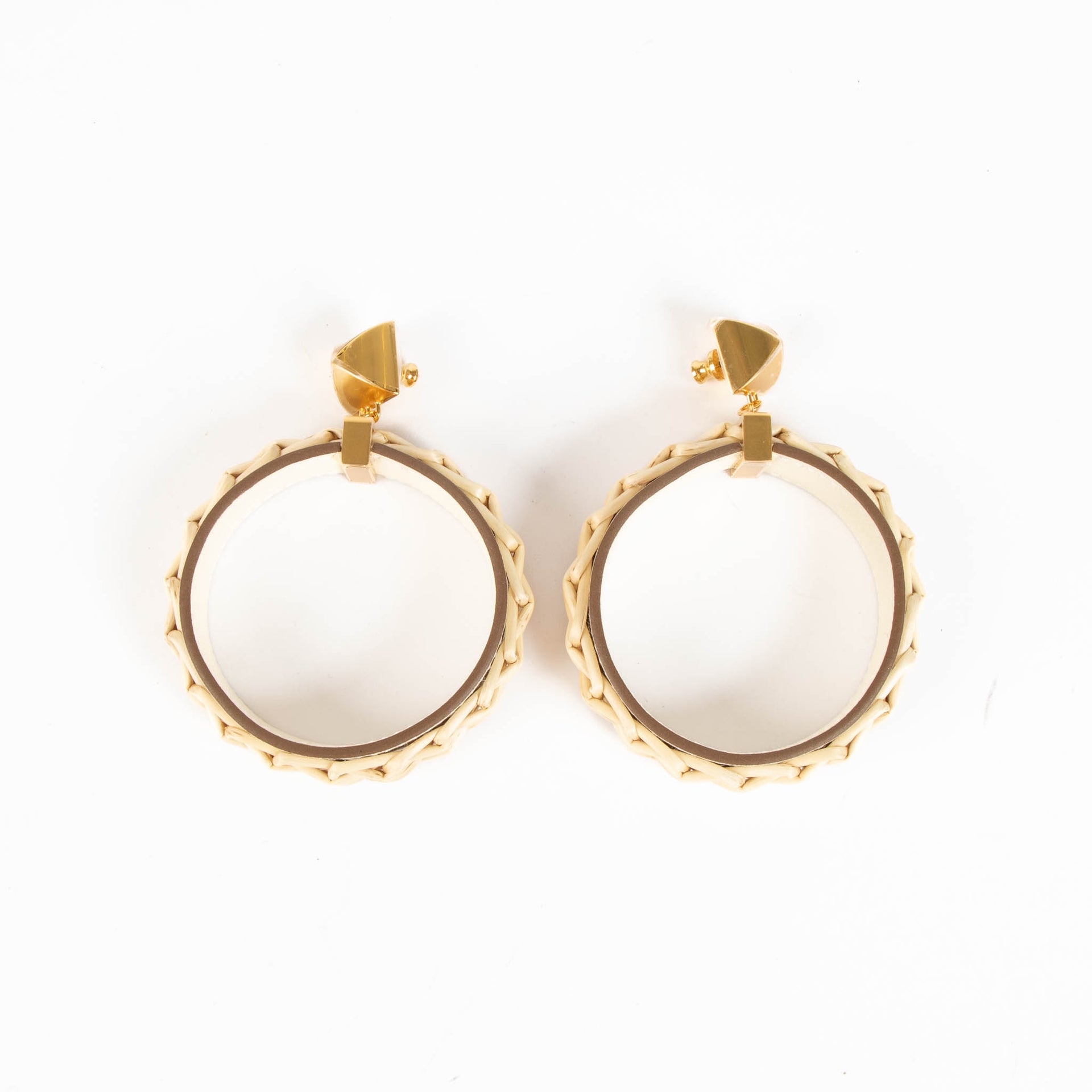 Shop this 100% authentic Hermès Medor Picnic Earrings at Labellov.com