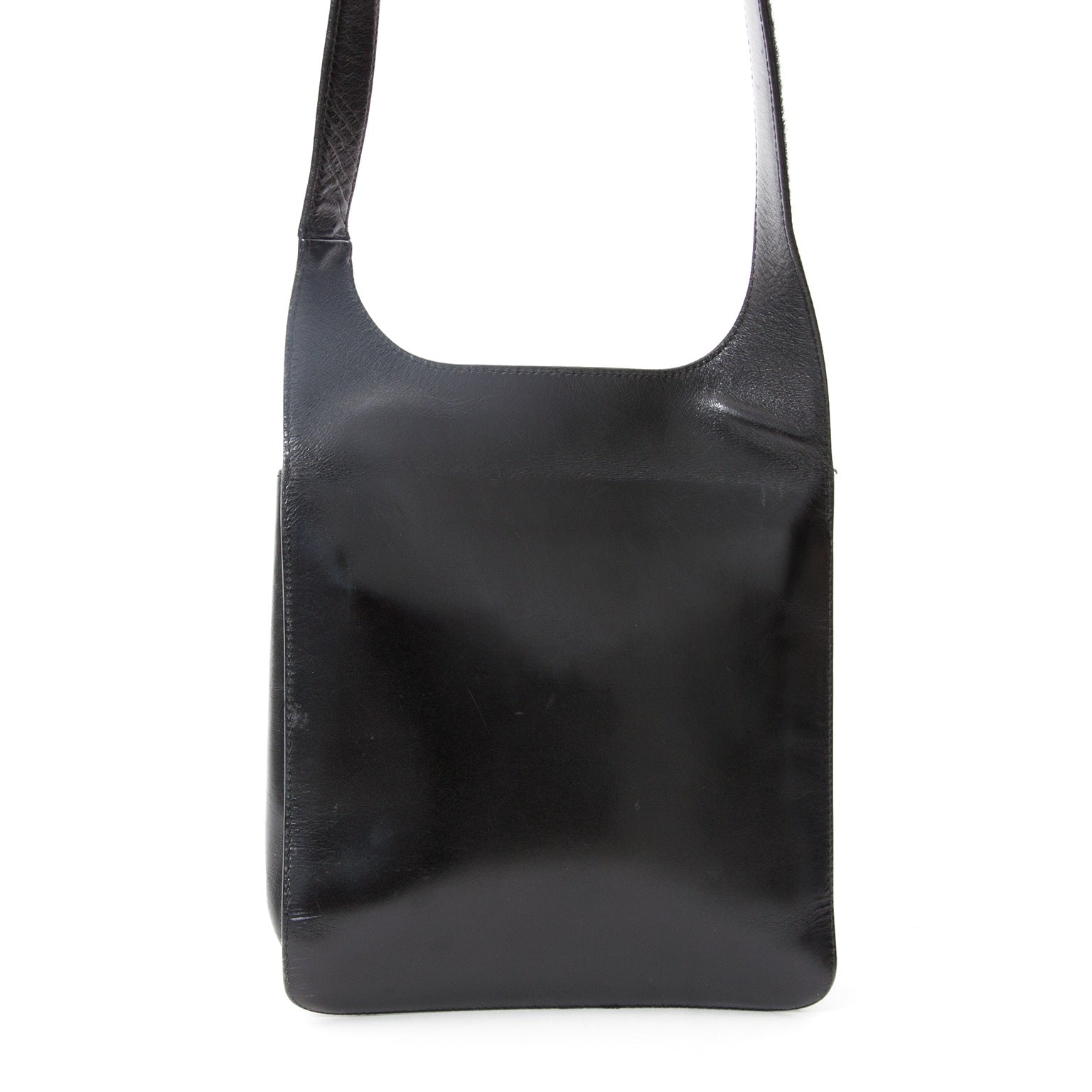 Prada Zwarte Vintage Leren Cross-Body Tas, Voor designer merken zoals Louis Vuitton, Hermes, Chanel, Delvaux en anderen bezoek de online platform Labellov. De website biedt een veilige en betrouwbare platform voor het kopen en verkopen van nieuwe en tweed