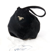 Prada Black Suede Purse, Labellov biedt een ruime selectie aan nieuwe en tweedehands luxe handtassen met de juiste prijs. Bezoek de online platform voor een veilige en betrouwbare winkelervaring.