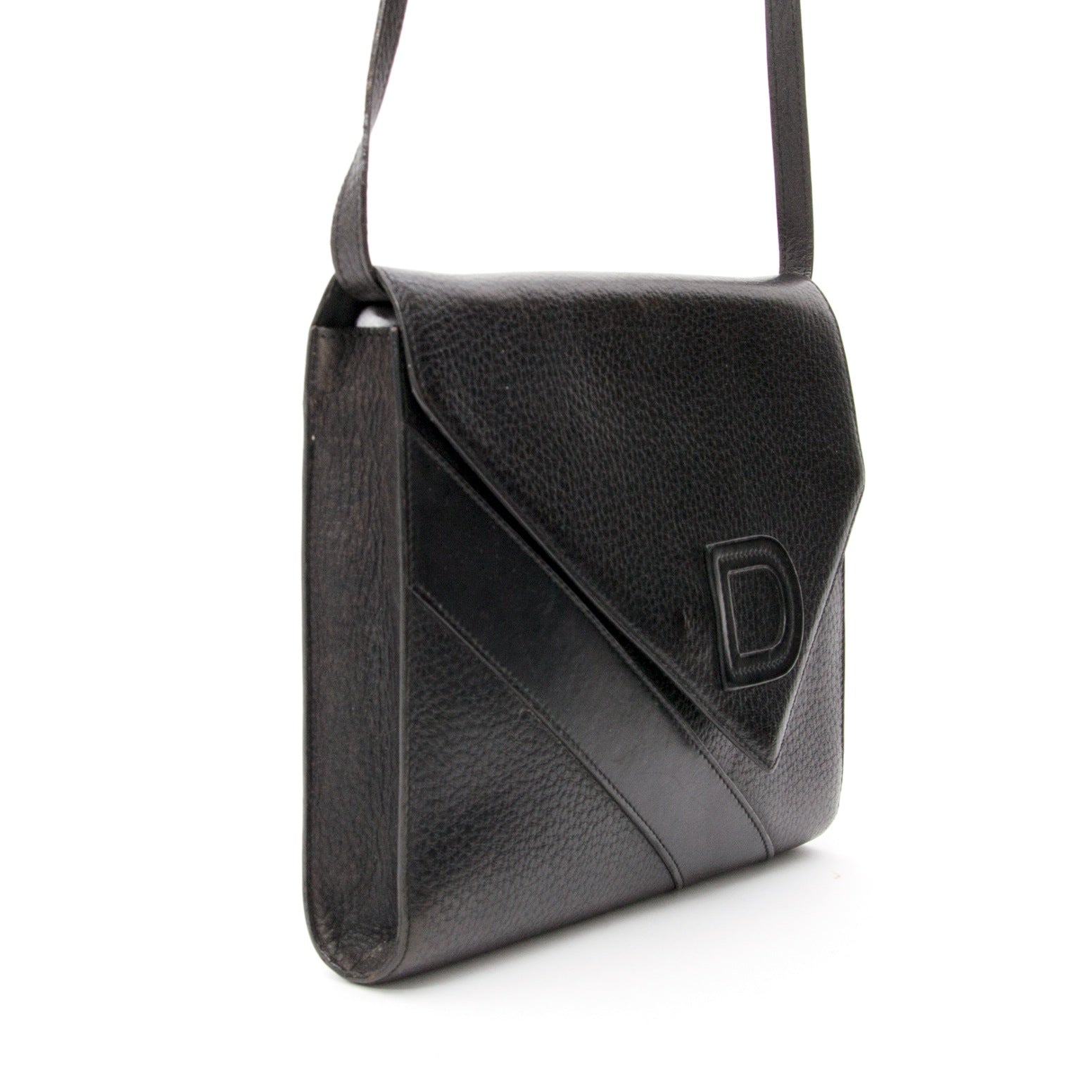 Delvaux Vintage Black Shoulder Bag, For more vintage preloved or new luxury handbags, visit Labellov. The online platform offers a wide selection of authentic designer brands for the right price.