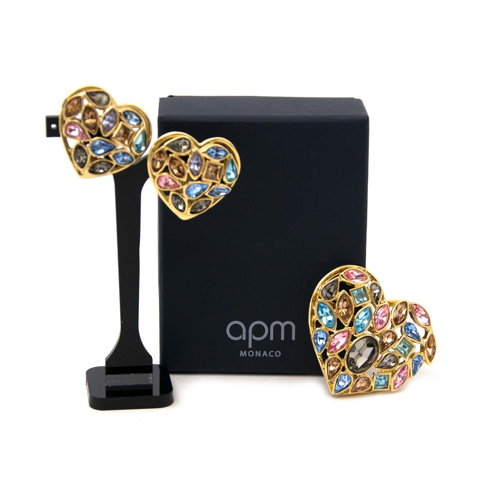 Yves Saint Laurent Colored Jewellery Set - Earrings & Brooch Buy authentic designer YSL Yves Saint Laurent secondhand jewellery at Labellov at the best price. Safe and secure shopping. Koop tweedehands authentieke Juwelen bij designer webwinkel labellov