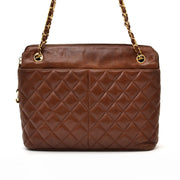 Vintage Chanel shopping bag for the best price at Labellov webshop. Safe and secure online shopping with 100% authenticity. Vintage Chanel sac de courses pour le meilleur prix.