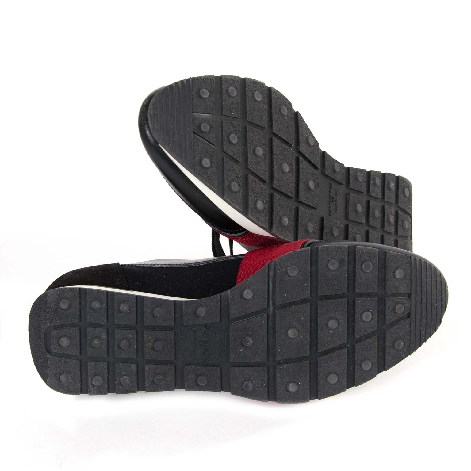 Balenciaga Race Runners Black And Red - Size 39 now for sale at labellov vintage fashion webshop belgium