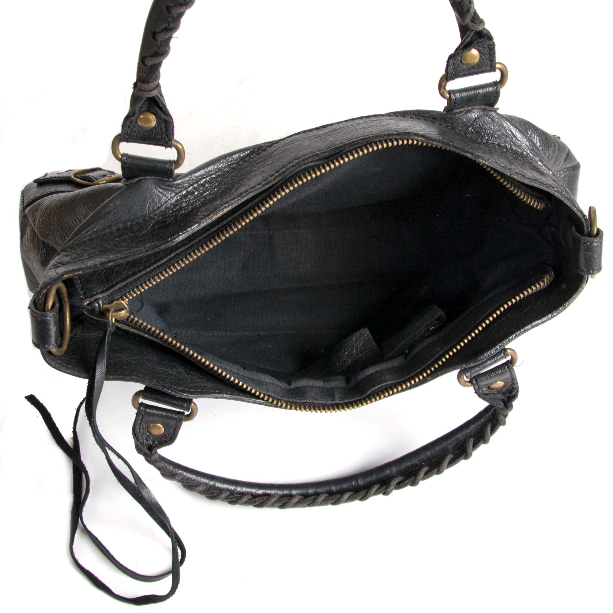 Balenciaga Black Chevre Leather Flat Stud Le Dix Lariat Bag – Labellov
