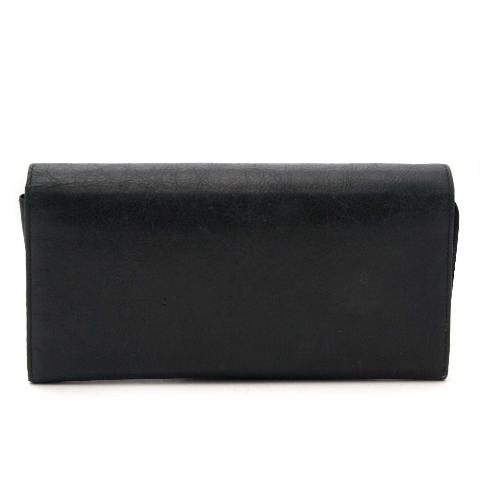Balenciaga Black Giant Studded Leather Wallet Buy authentic designer Balenciaga secondhand wallet at Labellov at the best price. Safe and secure shopping. Koop tweedehands authentieke Balenciaga portefeuille bij designer webwinkel labellov.
