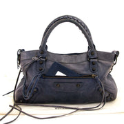 achetez et vendez Balenciaga Blue Leather Classic First Bag chez labellov vintage boutique de mode en ligne