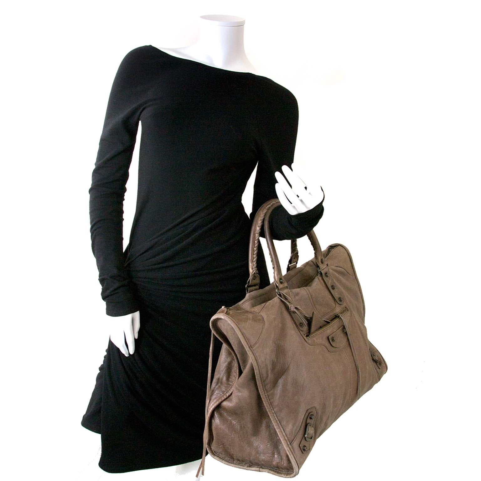 Balenciaga Weekender Seigle Agneau Leather Bag for sale online at Labellov