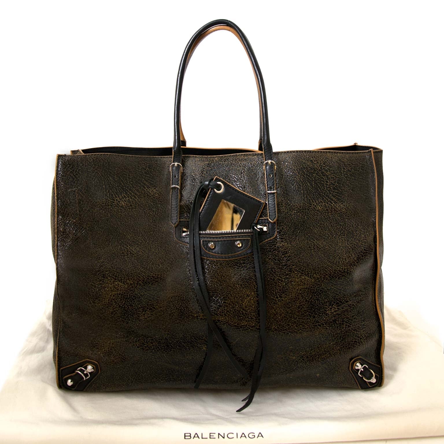 Koop authentieke balenciaga papier A4 tassen bij labellov vintage mode webshop