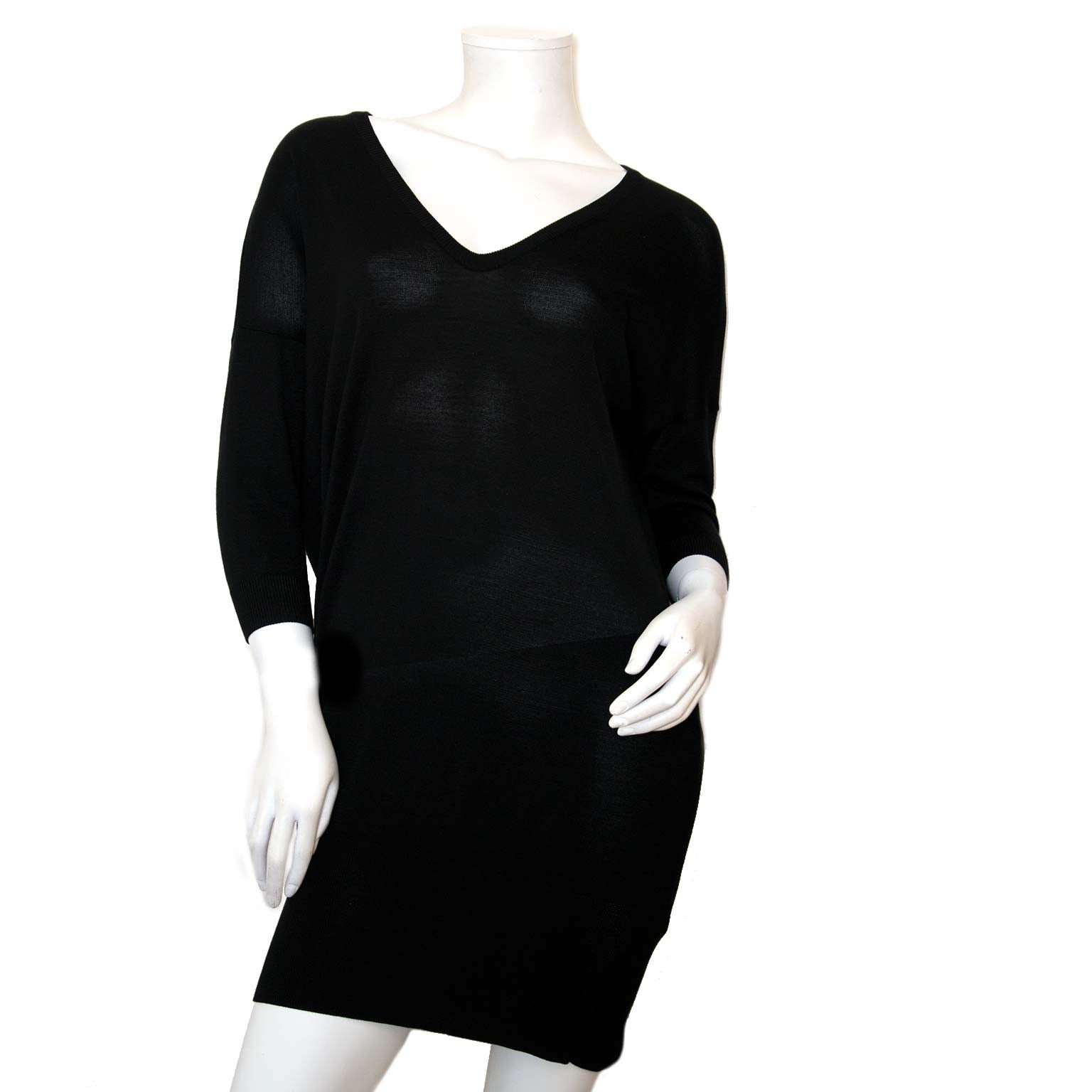 Koop authentieke Balenciaga kleedjes online bij Labellov vintage mode webshop