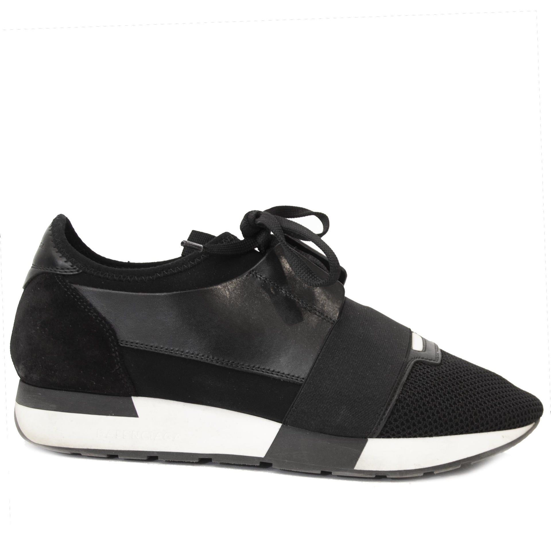 Balenciaga Black / White Race Runner Sneaker - Size 40. Buy authentic black Balenciaga sneakers online at LabelLOV webshop. Safe payment.