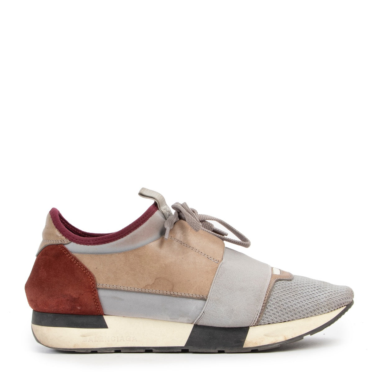 Shop safe online 100% authentic second hand Balenciaga Multicolor Sneakers - Size 38 at Labellov in Antwerp.