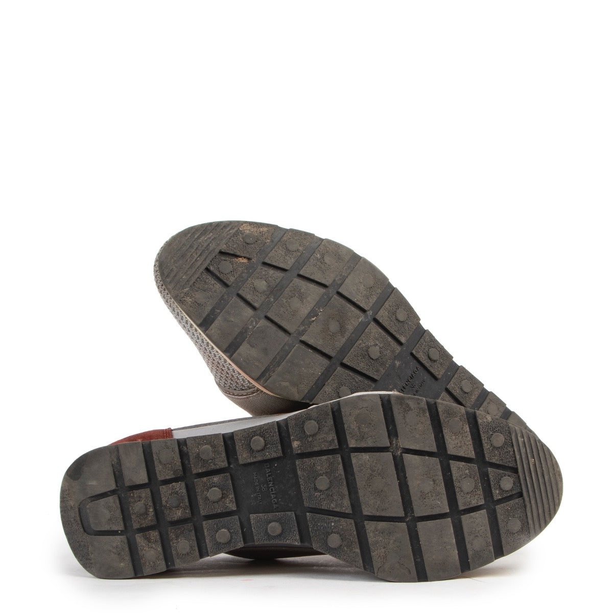 Shop safe online 100% authentic second hand Balenciaga Multicolor Sneakers - Size 38 at Labellov in Antwerp.