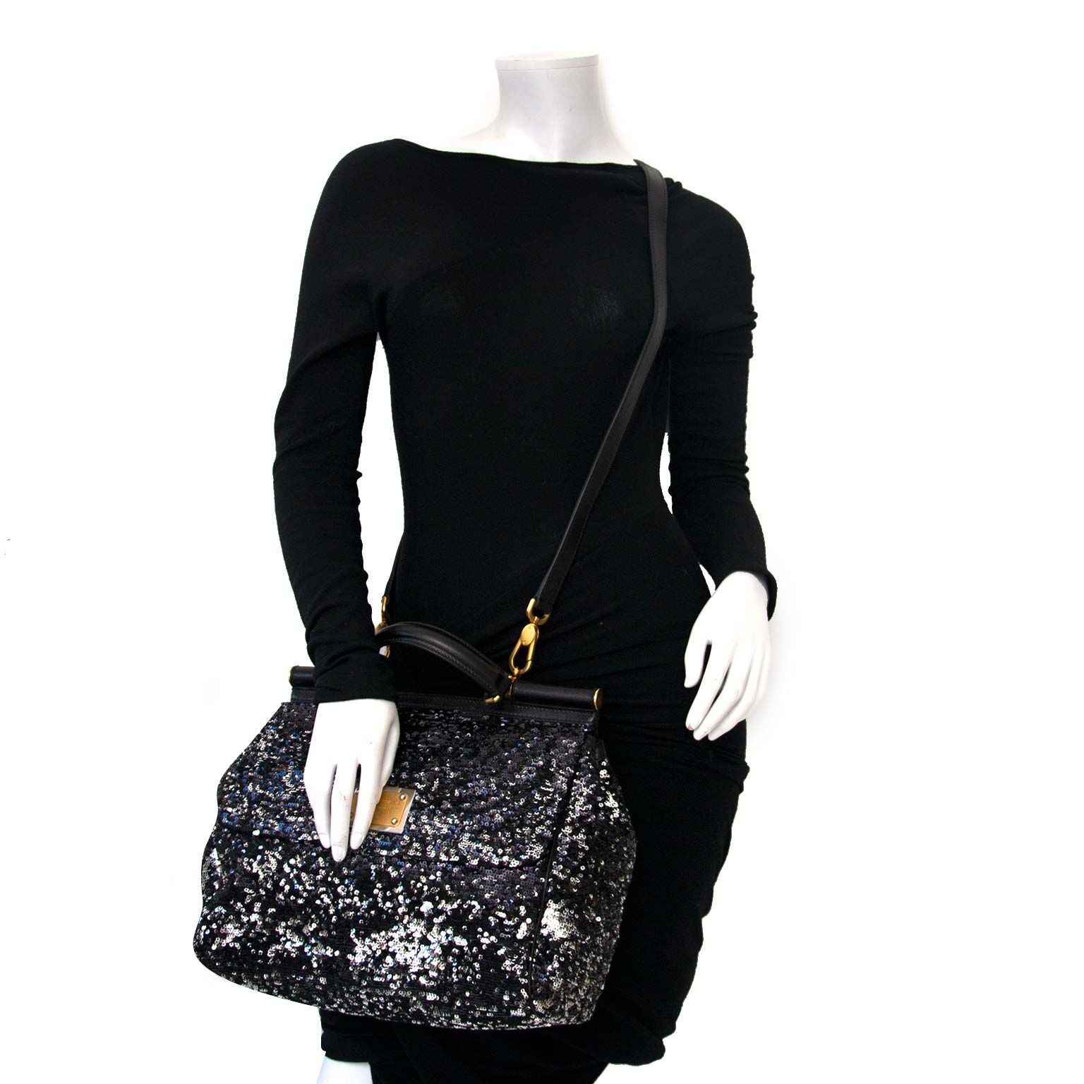 secondhand D&G bag with detachable strap