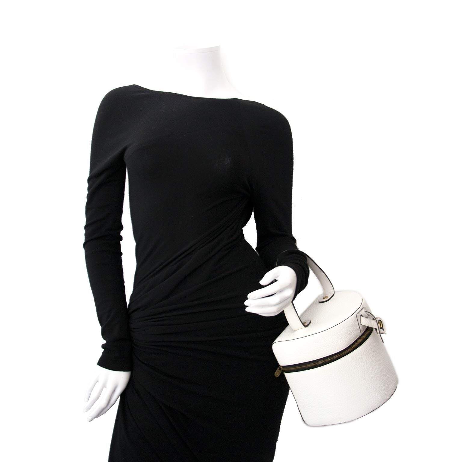 buy Delvaux white Leather Beautycase en pay save at labellov