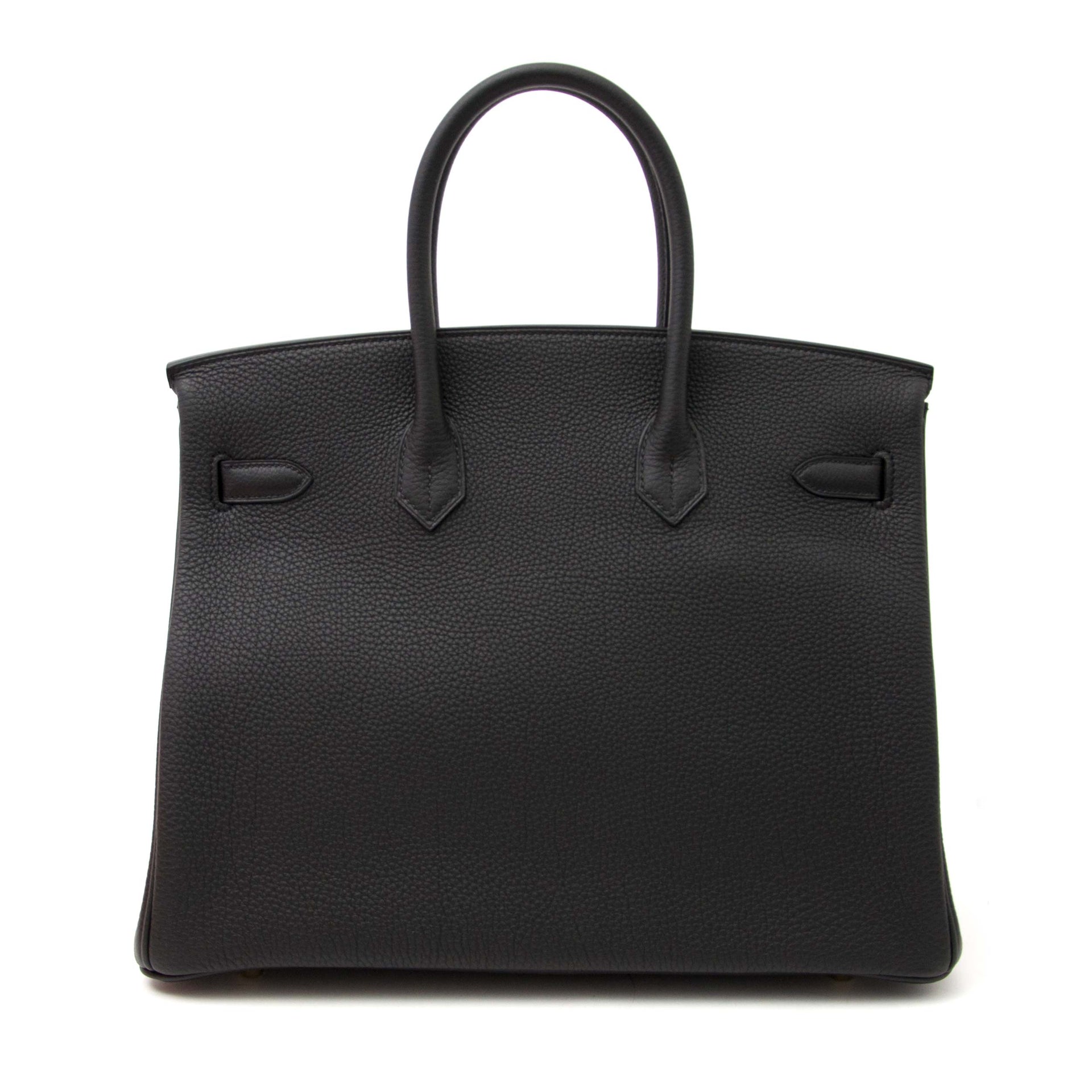 Labellov sells this Hermès Birkin 35 Togo Noir GHW, worldwide shipping and safe - secure shopping. Labellov sells a lot of Hermès Birkin bags and other designer items.