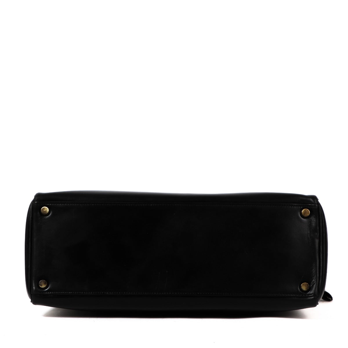 Look at this stunning hermes in black boxcalf leather with golden hardware.