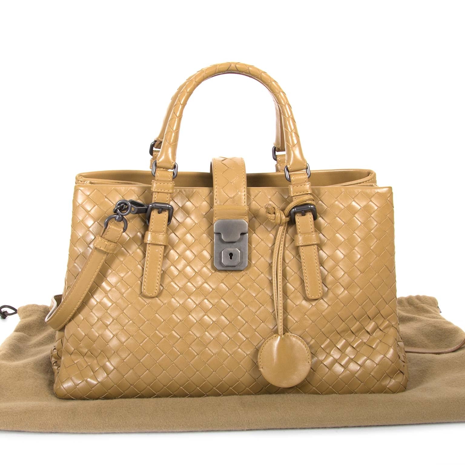 Bottega Veneta Intrecciato Calf Small Roma Bag now for sale at labellov vintage fashion webshop belgium