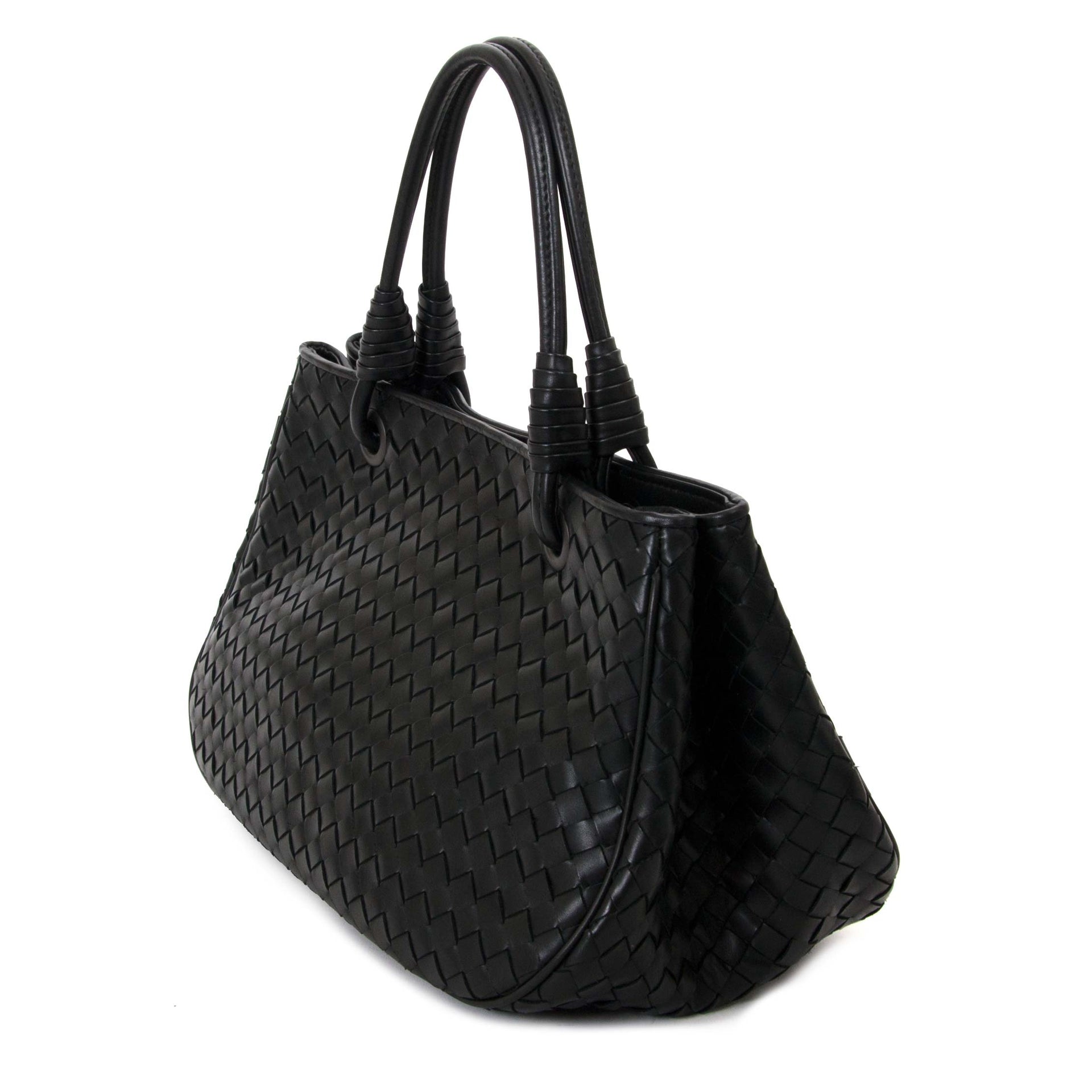 koop Bottega Veneta Black Leather Small Shopping Bag en betaal velig online