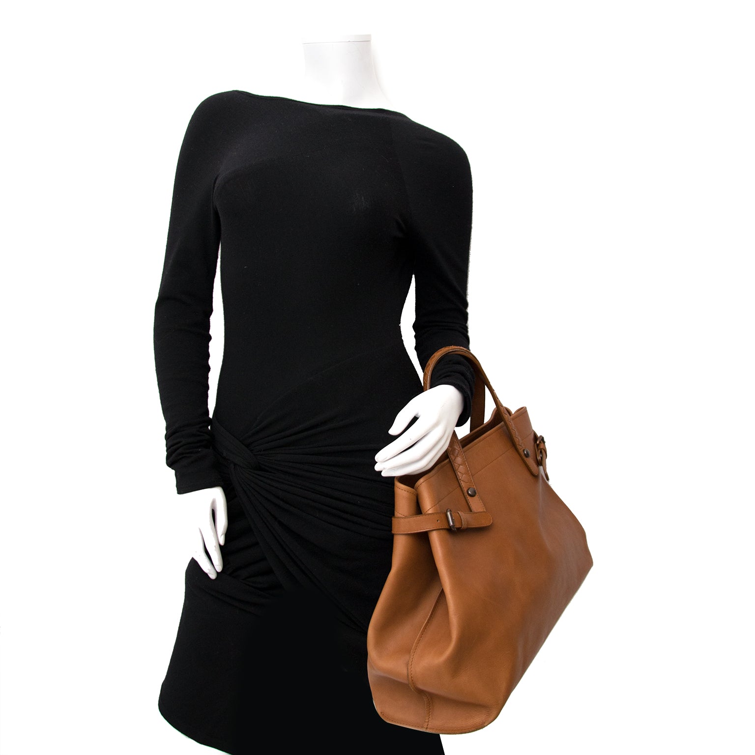 Acheter secur en ligne votre sac a mains Bottega Veneta en cuir intrecciato pour le meilleur prix chez Labellov