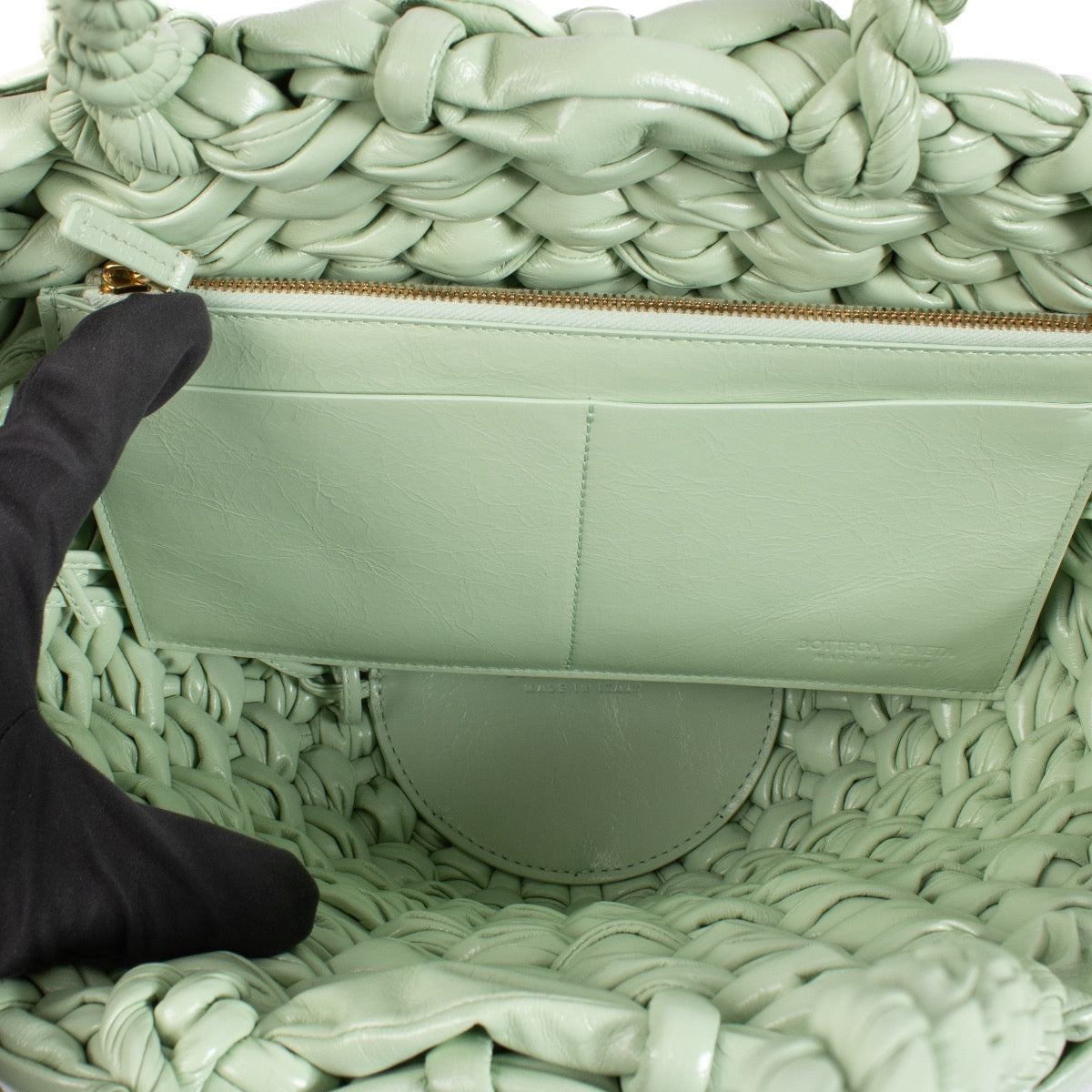 shop 100% authentic second hand Bottega Veneta Fresh Mint Small Clam Bag on Labellov.com