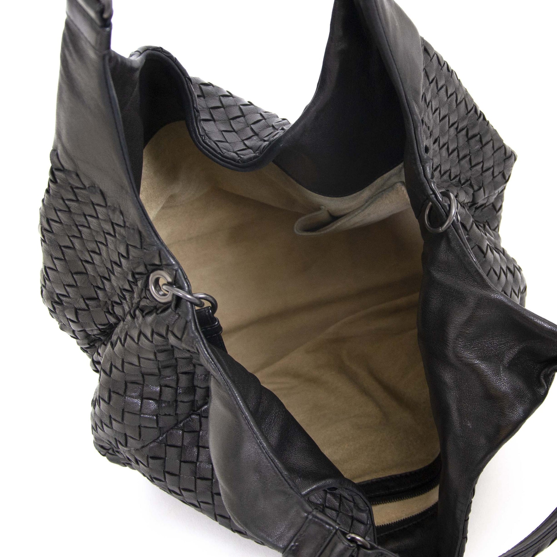Bottega Veneta Black Intrecciato Nappa Shoulder Bag now for sale at labellov vintage fashion webshop belgium