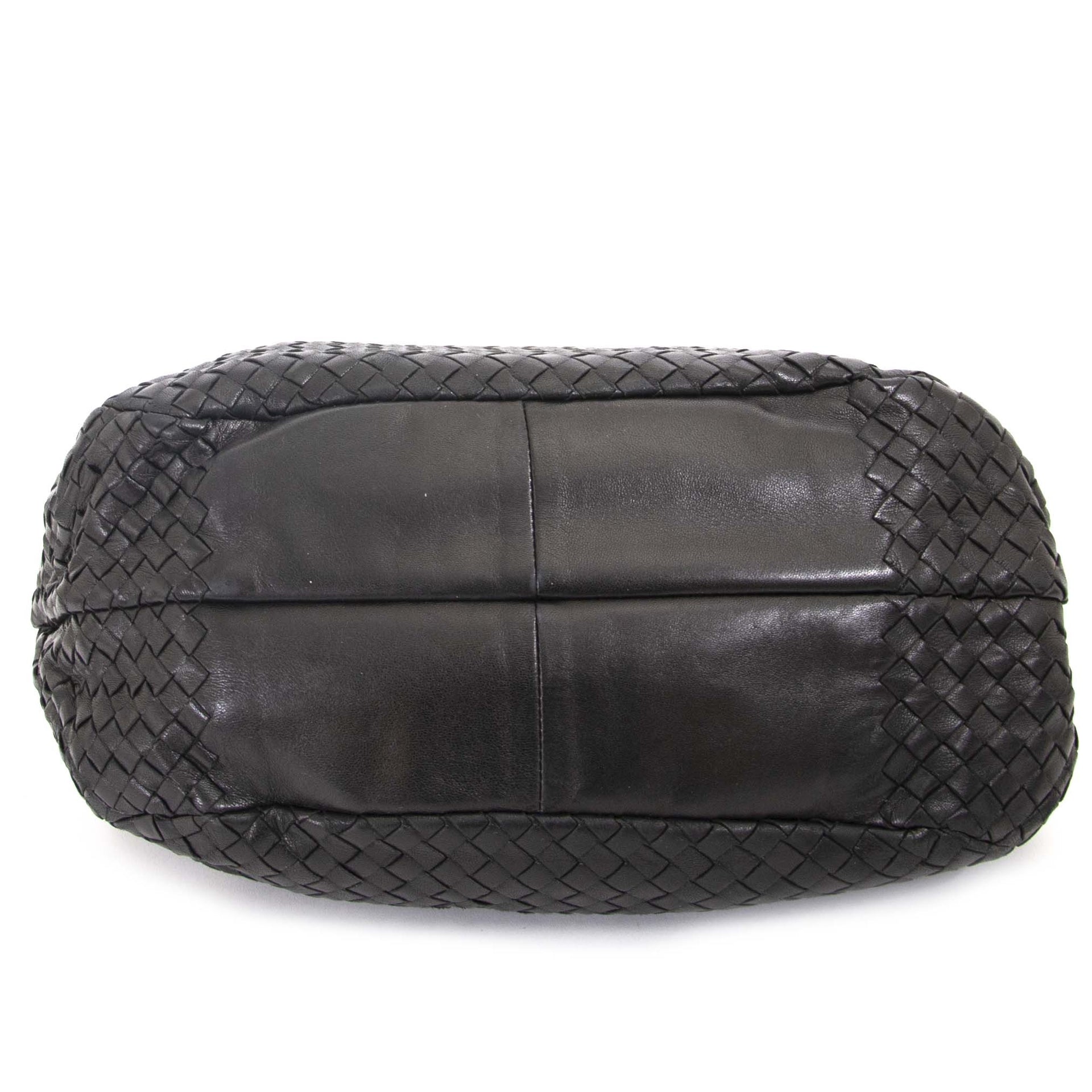 Bottega Veneta Black Intrecciato Nappa Shoulder Bag now for sale at labellov vintage fashion webshop belgium