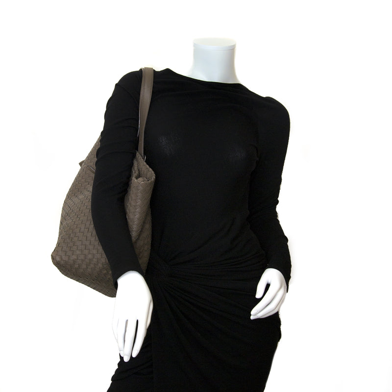 bottega veneta intrecciato nappa large cesta bag now for sale at labellov vintage fashion webshop belgium