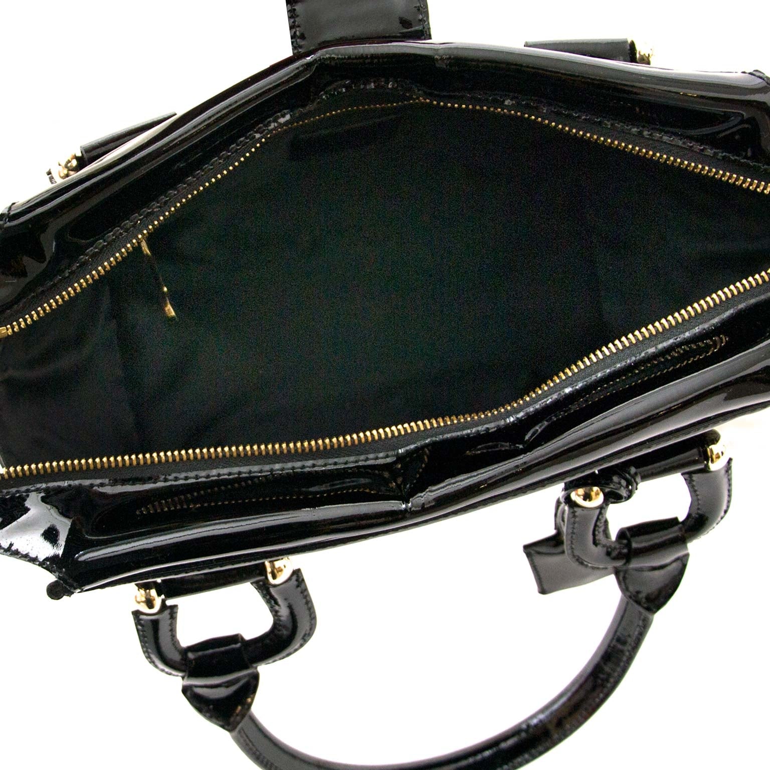 Sac à main Burberry en cuir verni noir