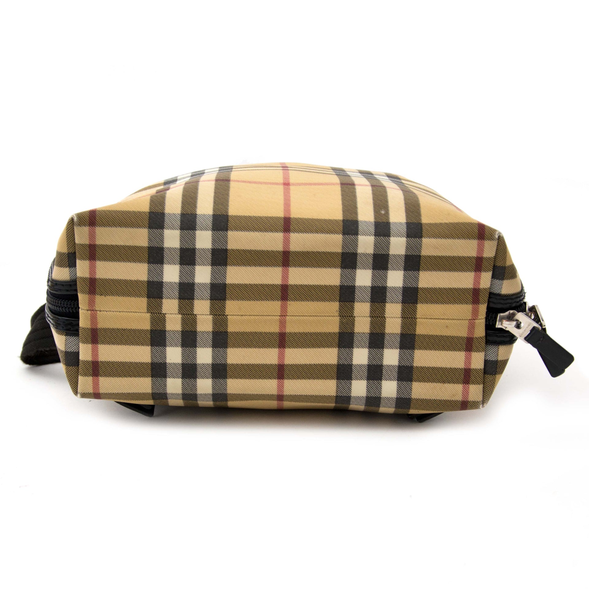 your secondhand Burberry Nova Check Backpack op labellov.com