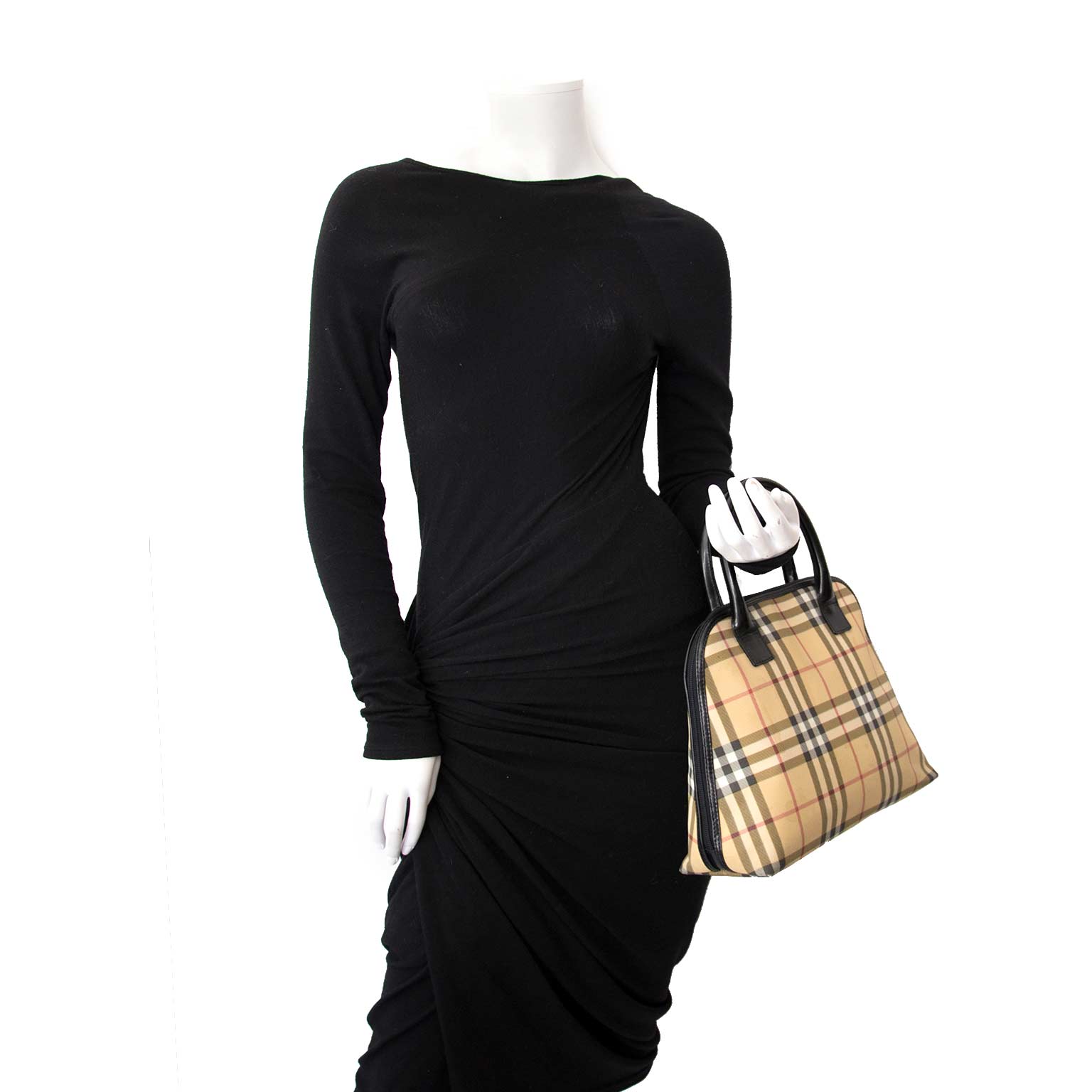 Acheter secur en ligne votre sac Alma de Burberry pour le meilleur prix chez Labellov